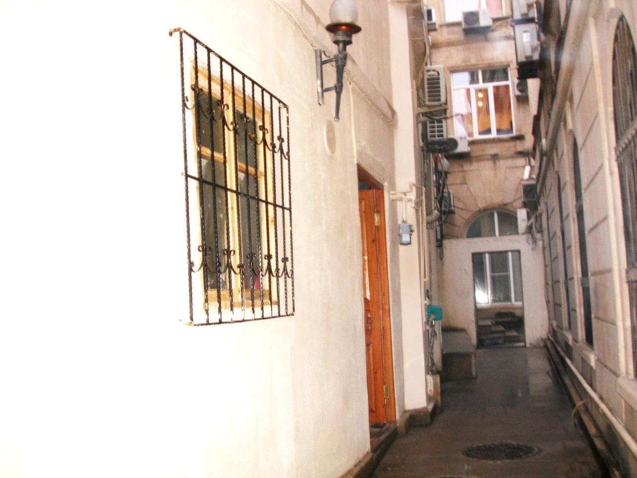 Apartment In Old City Баку Екстериор снимка